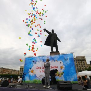 Сценический подиум 8×6 м с задником под баннер